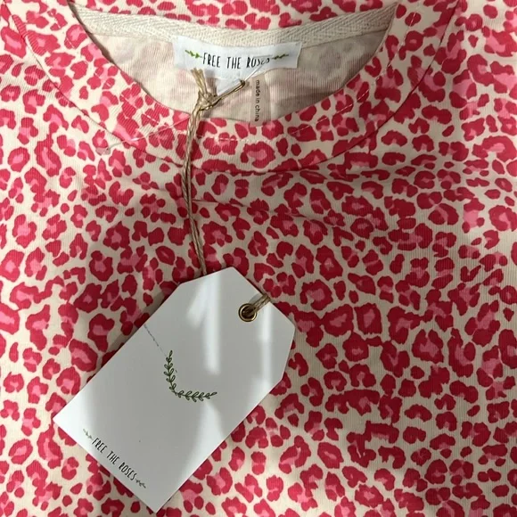 Free the Roses pink Cheetah Print Top NWOT - Picture 2 of 7